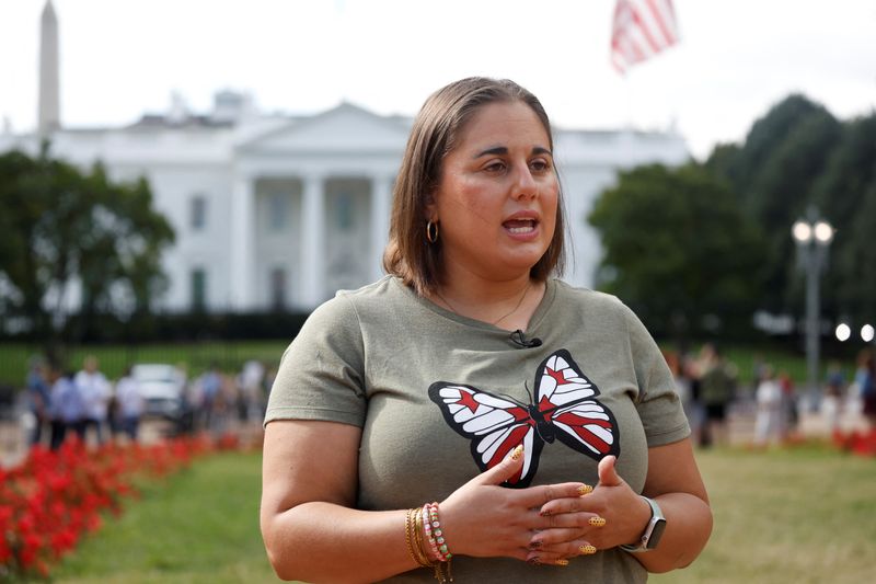 Washington’s immigrant neighborhoods resist ICE arrests through protests and recordings