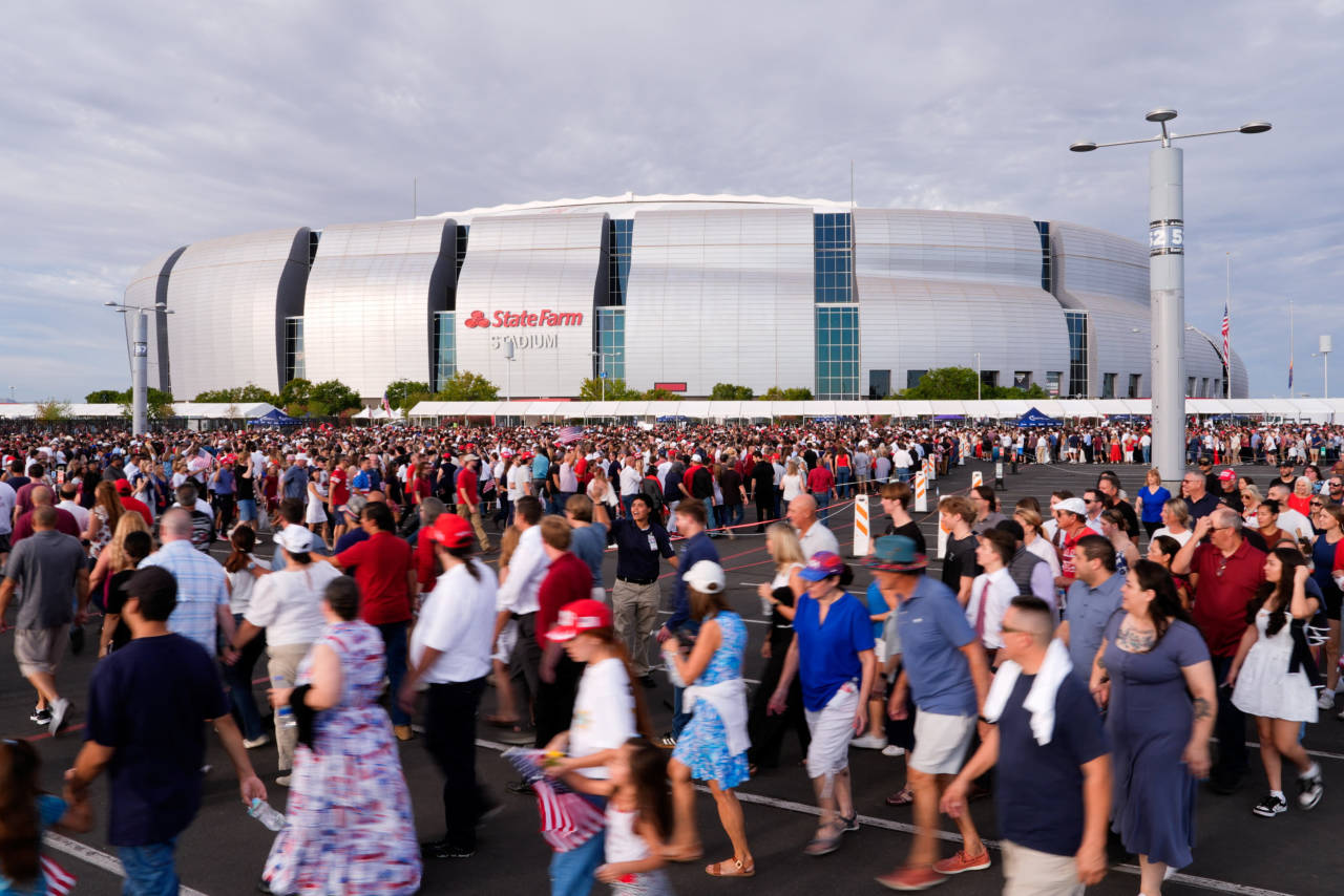 At Memorial, Devotees Call Kirk a Martyr for Conservatism