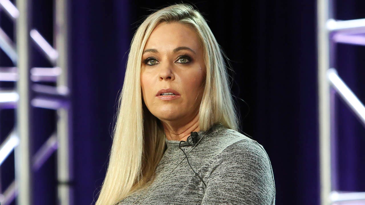 Kate Gosselin Shares Hospital Photo, Seeks Prayers During Medical Crisis