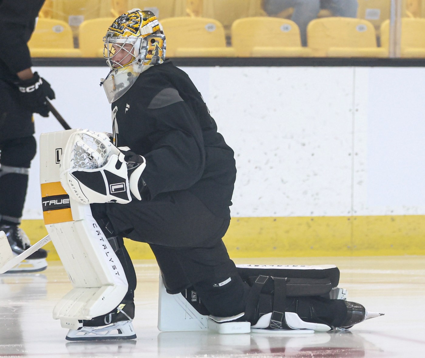 Bruins Lose to Flyers 3-2 in Shootout